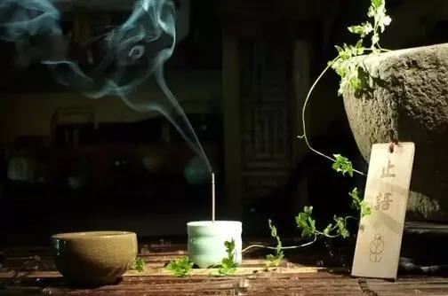 打牌必赢的小妙招，打麻将只赢不输秘籍