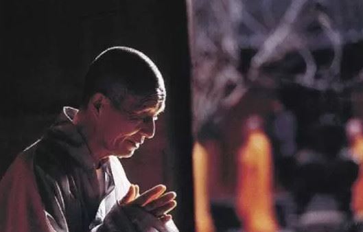 眉毛有痣,眼角有痣,眉头有痣