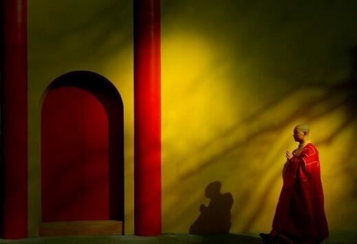 晚年受罪的女人面相儿子有出息，看妈妈面相算真的吗？